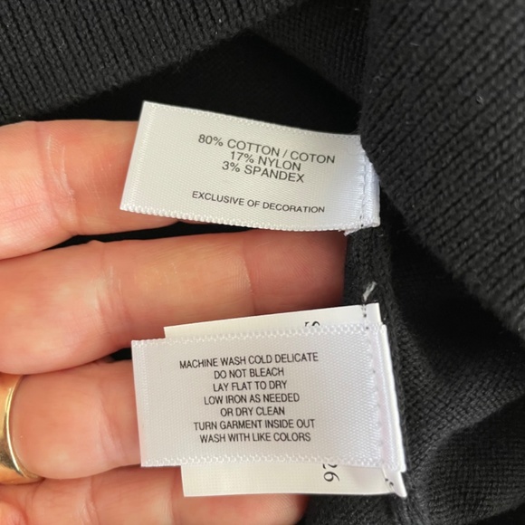 New with tags Men’s Black cotton V-neck sweater - Picture 3 of 6